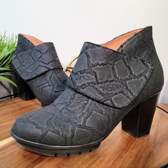 L'Amour Des Pieds Snakeskin Print Foldover Wrap Booties Ankle Boots Size 9.5 - Picture 5 of 15